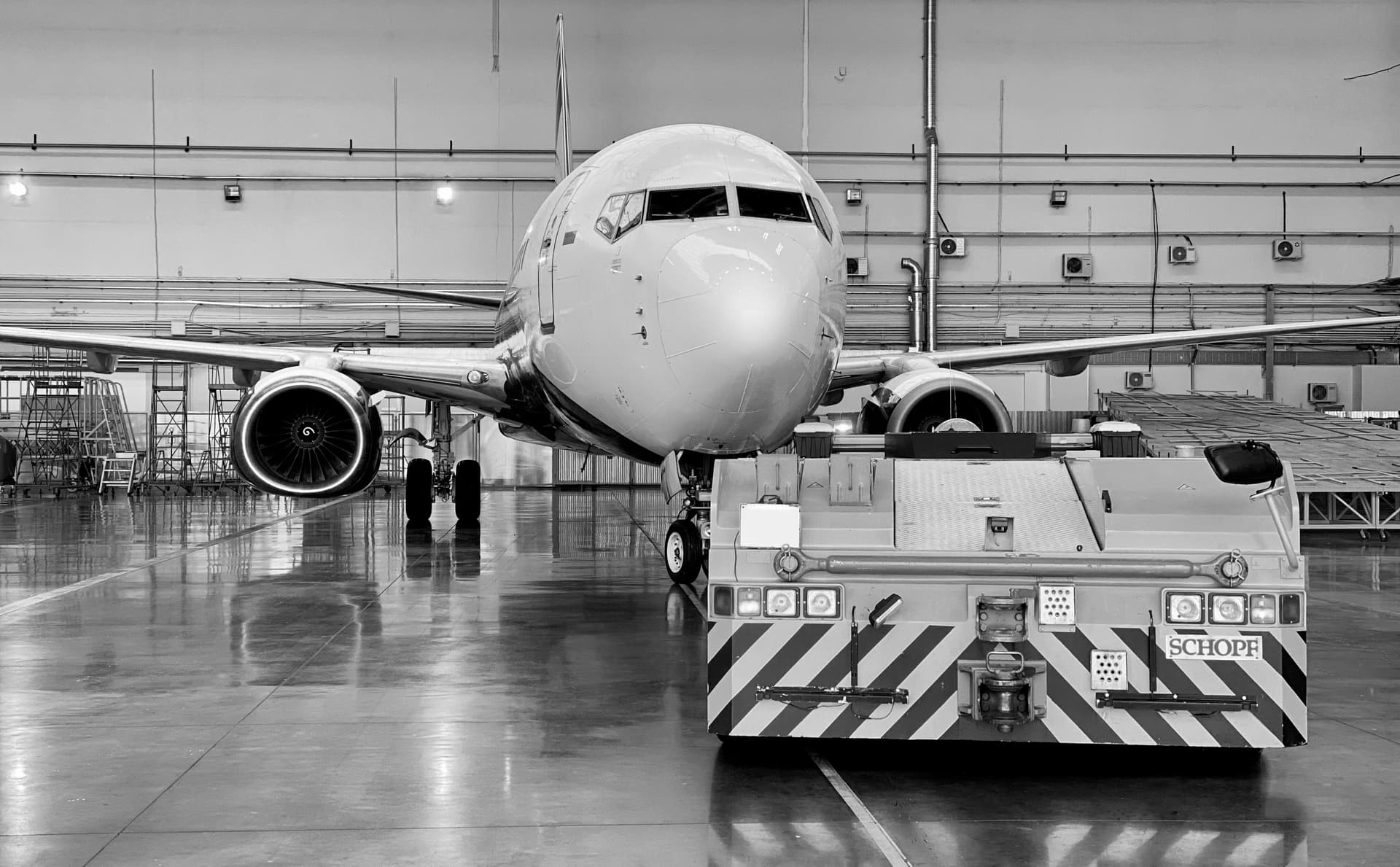 Фото самолёта. Вид спереди и слева.